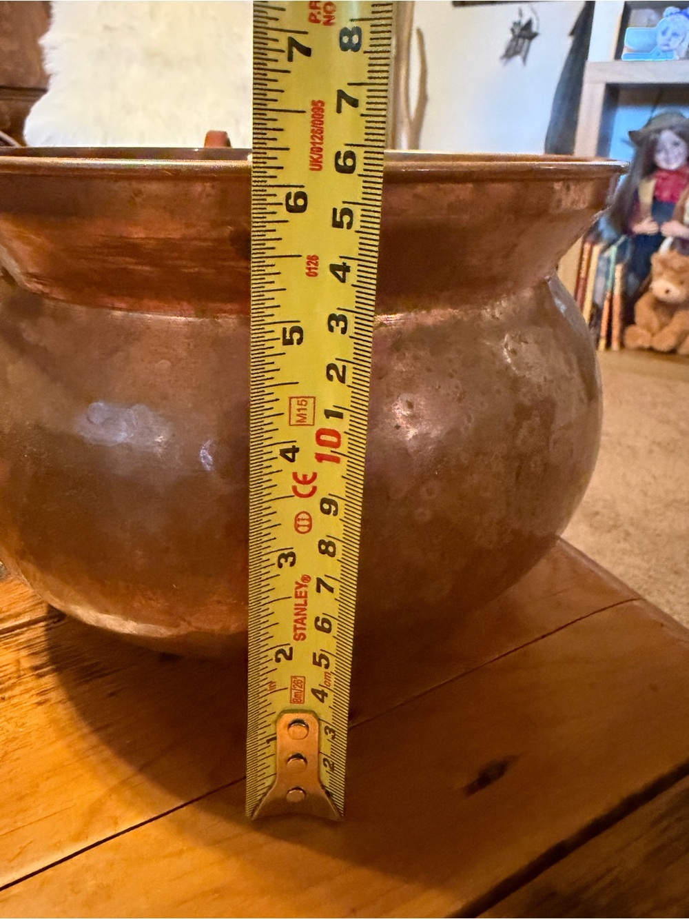 Vintage Hammered Copper Spittoon with Aged Patina - Picture 4 of 5